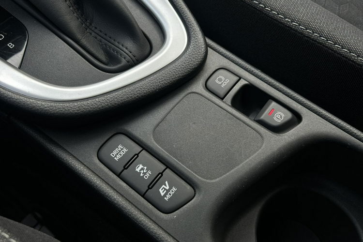 Toyota Yaris 1.5 HSD 116KM COMFORT TECH, salon Polska, gwarancja, FV23% zdjęcie 24