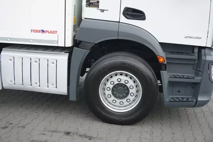 Mercedes ANTOS / 2535 / EURO 6 / CHŁODNIA + WINDA / 23 PALETY / OŚ SKRĘTNA zdjęcie 17