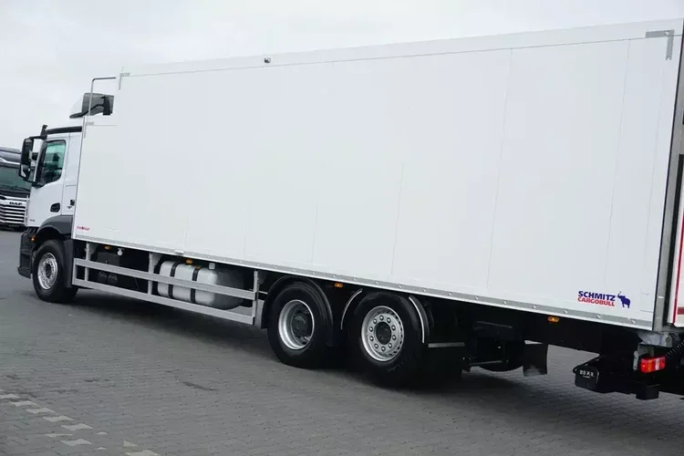 Mercedes ANTOS / 2535 / EURO 6 / CHŁODNIA + WINDA / 23 PALETY / OŚ SKRĘTNA zdjęcie 20