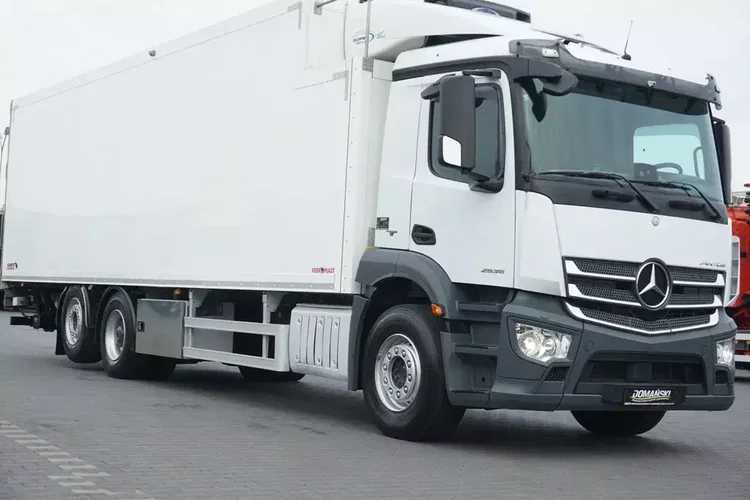 Mercedes ANTOS / 2535 / EURO 6 / CHŁODNIA + WINDA / 23 PALETY / OŚ SKRĘTNA zdjęcie 26