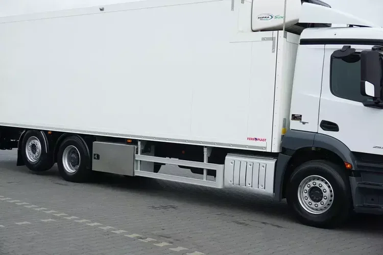 Mercedes ANTOS / 2535 / EURO 6 / CHŁODNIA + WINDA / 23 PALETY / OŚ SKRĘTNA zdjęcie 28
