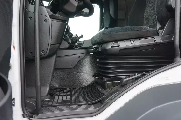 Mercedes ANTOS / 2535 / EURO 6 / CHŁODNIA + WINDA / 23 PALETY / OŚ SKRĘTNA zdjęcie 37