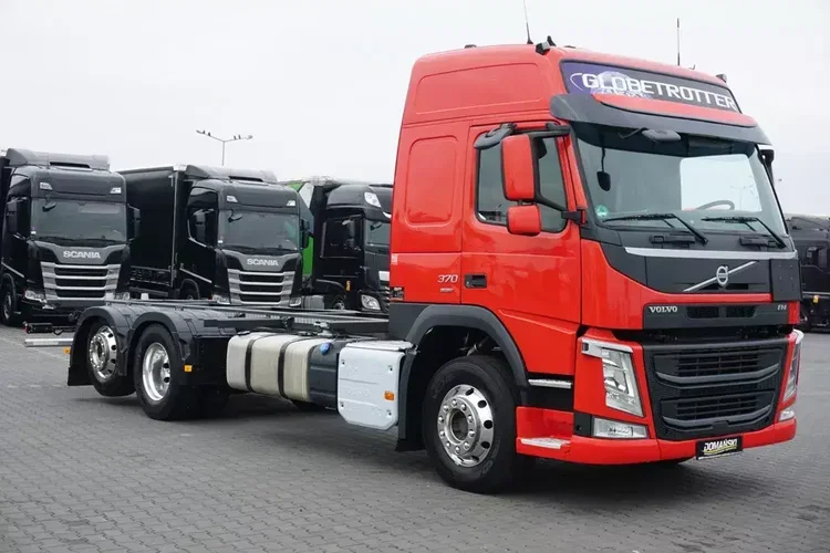 Volvo FM / 370 / ACC / E 6 / BDF / OŚ SKRĘTNA / PEŁNY ADR zdjęcie 1