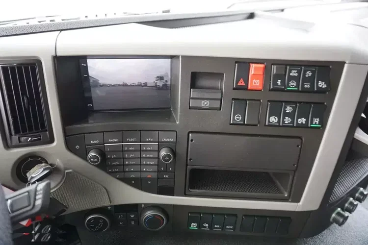 Volvo FM / 370 / ACC / E 6 / BDF / OŚ SKRĘTNA / PEŁNY ADR zdjęcie 14