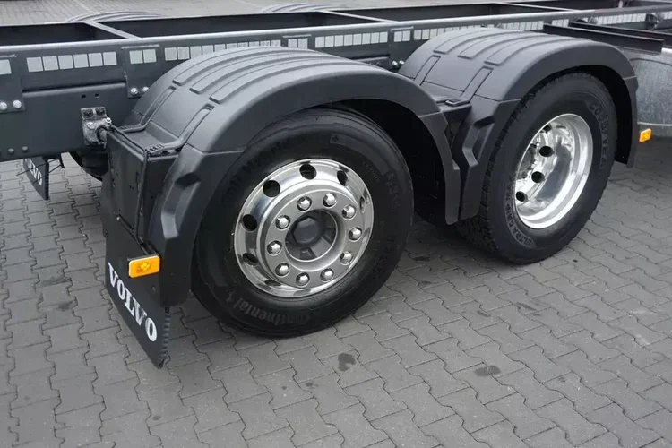 Volvo FM / 370 / ACC / E 6 / BDF / OŚ SKRĘTNA / PEŁNY ADR zdjęcie 20