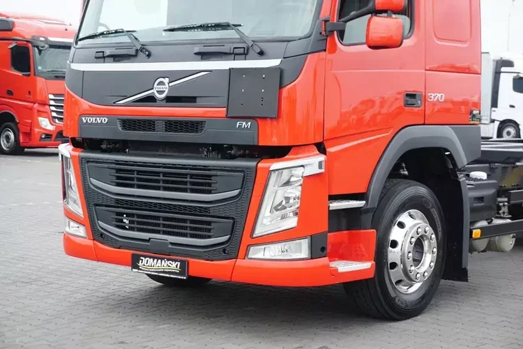 Volvo FM / 370 / ACC / E 6 / BDF / OŚ SKRĘTNA / PEŁNY ADR zdjęcie 22