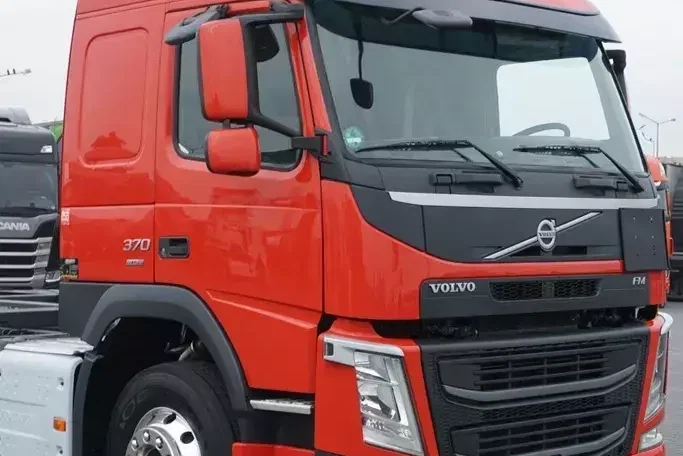 Volvo FM / 370 / ACC / E 6 / BDF / OŚ SKRĘTNA / PEŁNY ADR zdjęcie 33