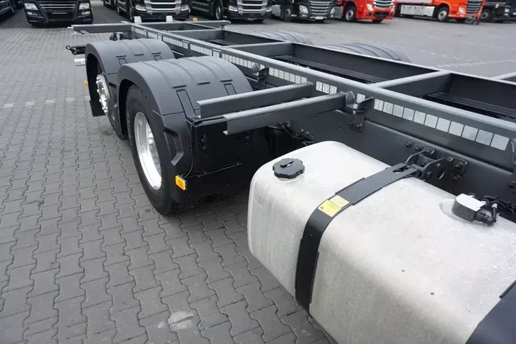 Volvo FM / 370 / ACC / E 6 / BDF / OŚ SKRĘTNA / PEŁNY ADR zdjęcie 38