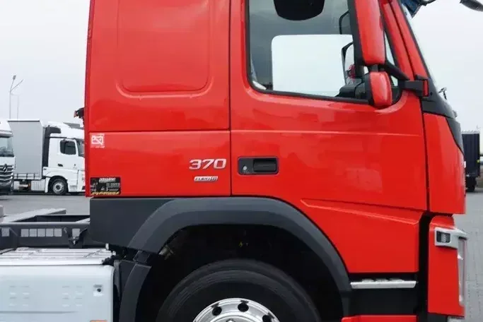 Volvo FM / 370 / ACC / E 6 / BDF / OŚ SKRĘTNA / PEŁNY ADR zdjęcie 40