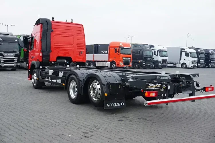 Volvo FM / 370 / ACC / E 6 / BDF / OŚ SKRĘTNA / PEŁNY ADR zdjęcie 5