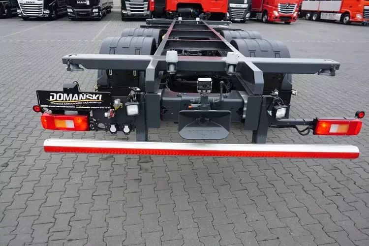 Volvo FM / 370 / ACC / E 6 / BDF / OŚ SKRĘTNA / PEŁNY ADR zdjęcie 9