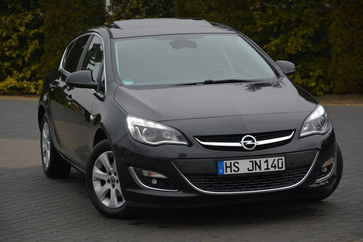 Opel Astra Lift bi-Xenon Led Duża Navi Szyberdach Skóry 2xParktronic Chromy zdjęcie 2