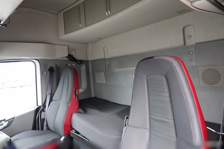 Volvo FH 460 / SPROWADZONY / MAŁY PRZEBIEG / PO KONTRAKCIE SERWISOWYM  zdjęcie 25