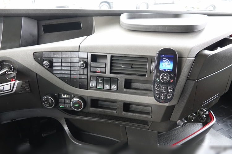 Volvo FH 460 / SPROWADZONY / MAŁY PRZEBIEG / PO KONTRAKCIE SERWISOWYM  zdjęcie 30