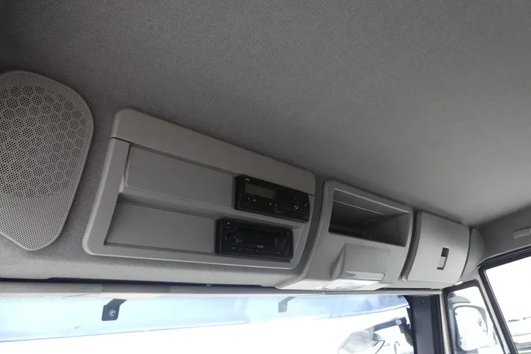 Iveco EURO CARGO 120-220 / KONTENER 7.30 + WINDA / EURO 6 / NISKI PRZEBIEG / zdjęcie 39