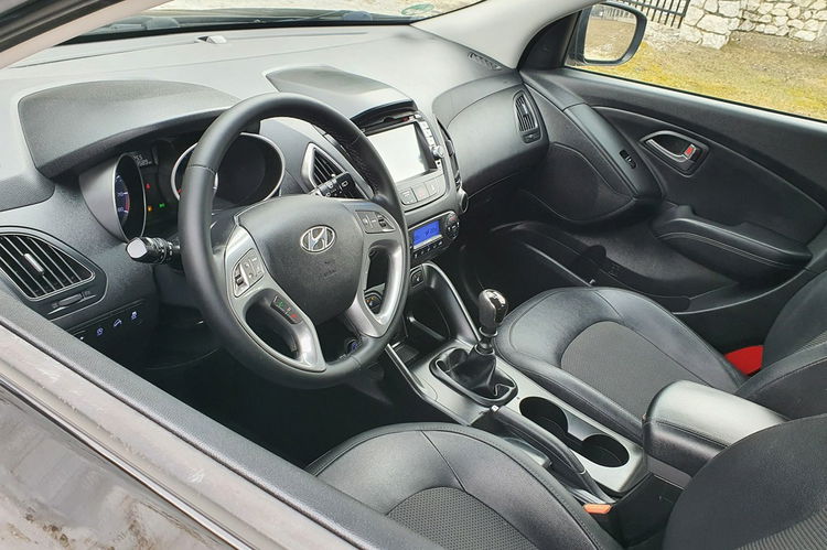 Hyundai ix35 1.6 GDI 135KM # NAVI # Climatronic # Parktronic # PółSkóra # LIFT zdjęcie 11