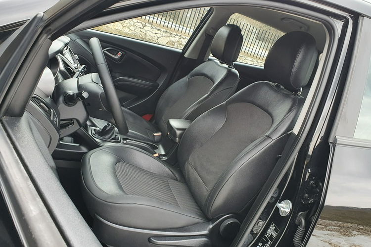 Hyundai ix35 1.6 GDI 135KM # NAVI # Climatronic # Parktronic # PółSkóra # LIFT zdjęcie 6