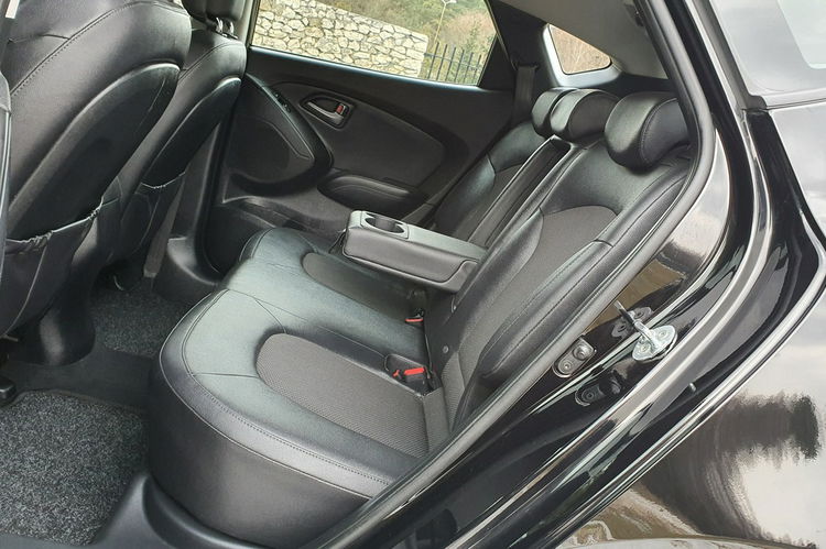 Hyundai ix35 1.6 GDI 135KM # NAVI # Climatronic # Parktronic # PółSkóra # LIFT zdjęcie 8