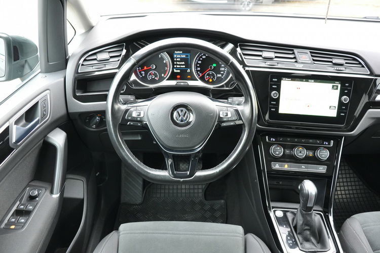 Volkswagen Touran 1.5TSI 150KM DSG Highline 7os Kamera El.Klapa Hak Podgrz.Szyba SalonPL zdjęcie 27