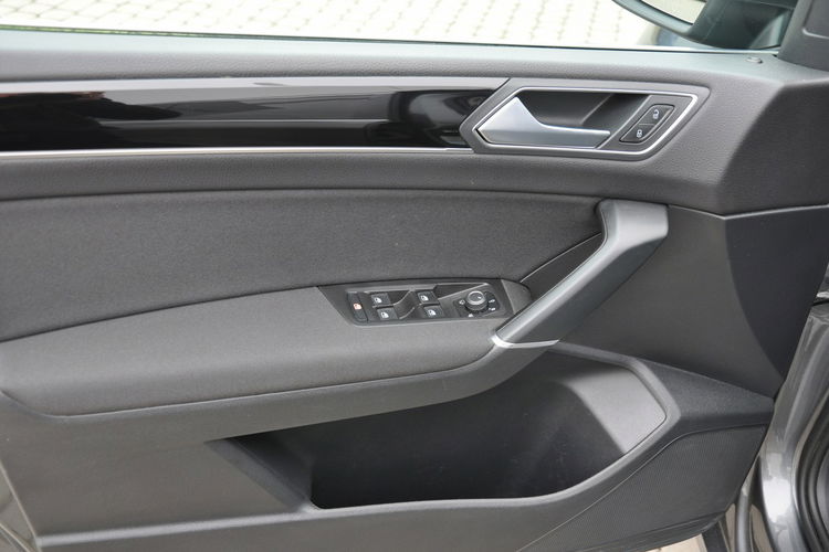 Volkswagen Touran 1.5TSI 150KM DSG Highline 7os Kamera El.Klapa Hak Podgrz.Szyba SalonPL zdjęcie 4