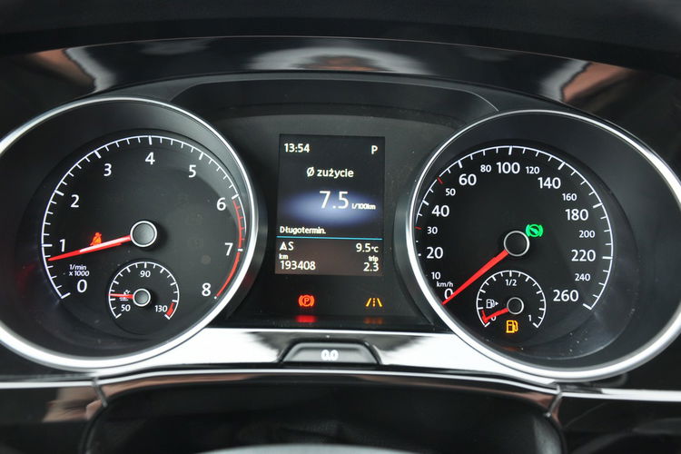 Volkswagen Touran 1.5TSI 150KM DSG Highline 7os Kamera El.Klapa Hak Podgrz.Szyba SalonPL zdjęcie 9