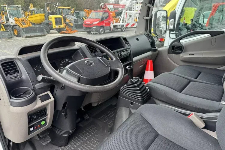 Nissan Cabstar zdjęcie 12