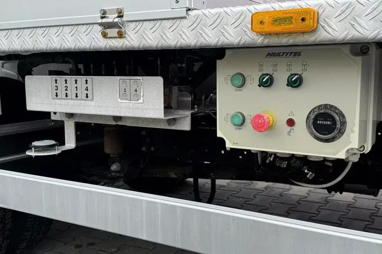 Nissan Cabstar zdjęcie 9