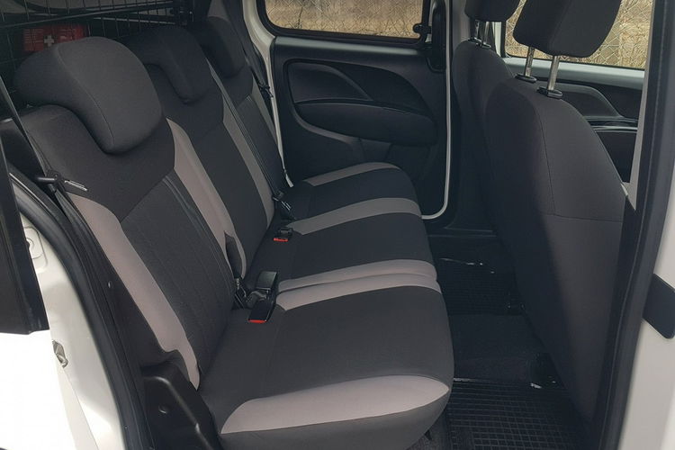 Fiat Doblo MAXI 5 OSÓB DŁUGI KLIMA 6-BIEGÓW KRAJOWY I-WŁAŚCICIEL FAKTURA VAT zdjęcie 6