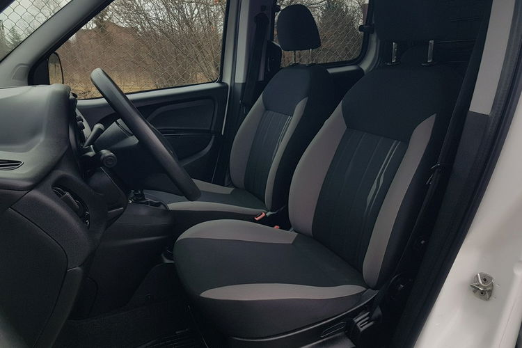 Fiat Doblo MAXI 5 OSÓB DŁUGI KLIMA 6-BIEGÓW KRAJOWY I-WŁAŚCICIEL FAKTURA VAT zdjęcie 7