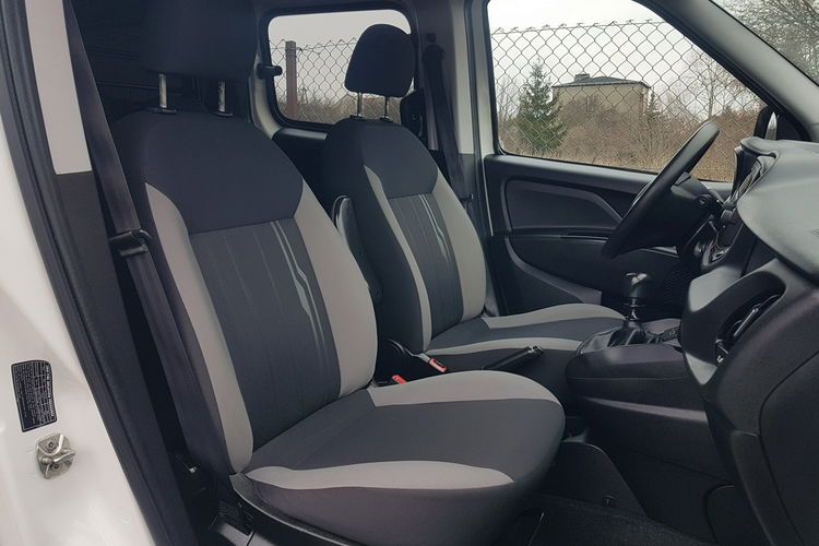 Fiat Doblo MAXI 5 OSÓB DŁUGI KLIMA 6-BIEGÓW KRAJOWY I-WŁAŚCICIEL FAKTURA VAT zdjęcie 8