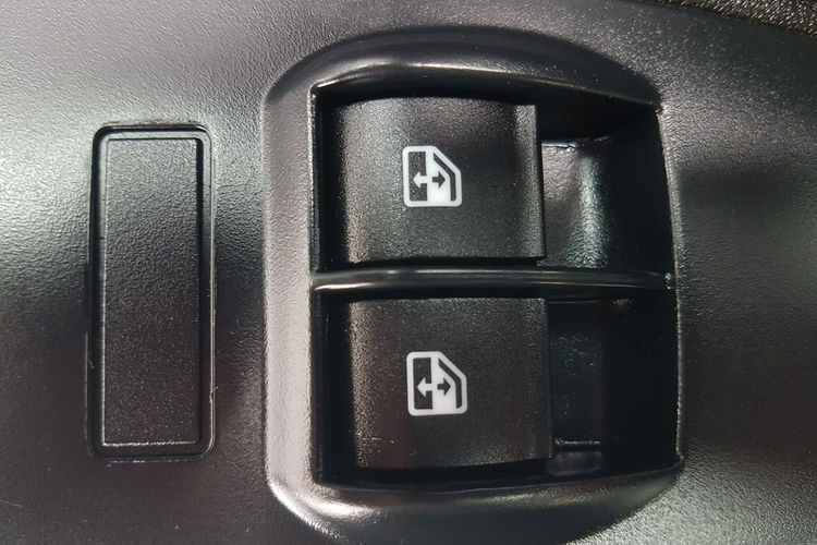 Fiat Doblo MAXI 5 OSÓB DŁUGI KLIMA 6-BIEGÓW KRAJOWY I-WŁAŚCICIEL FAKTURA VAT zdjęcie 9