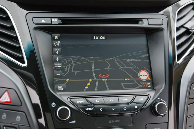 Hyundai i40 Lift Premium Skóry bi-Xenon Ledy Panorama Navi Wentylacja EL.Klapa zdjęcie 28