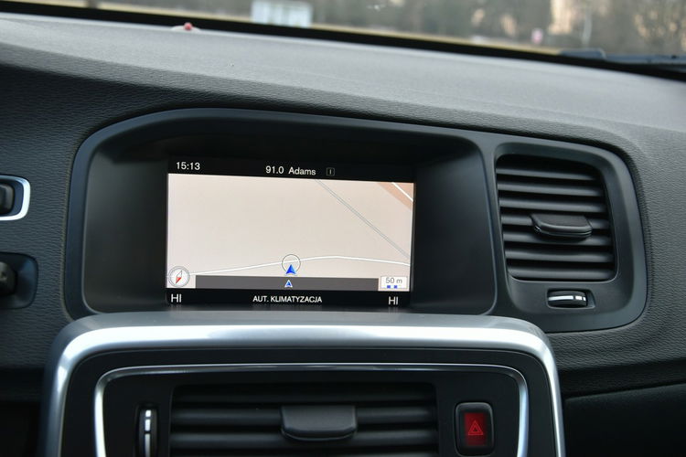 Volvo V60 D3 2.0 150KM Automat 2017r. LED NAVi Skóra Gwarancja BEZWYPADEK zdjęcie 11