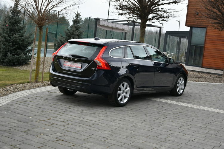 Volvo V60 D3 2.0 150KM Automat 2017r. LED NAVi Skóra Gwarancja BEZWYPADEK zdjęcie 6