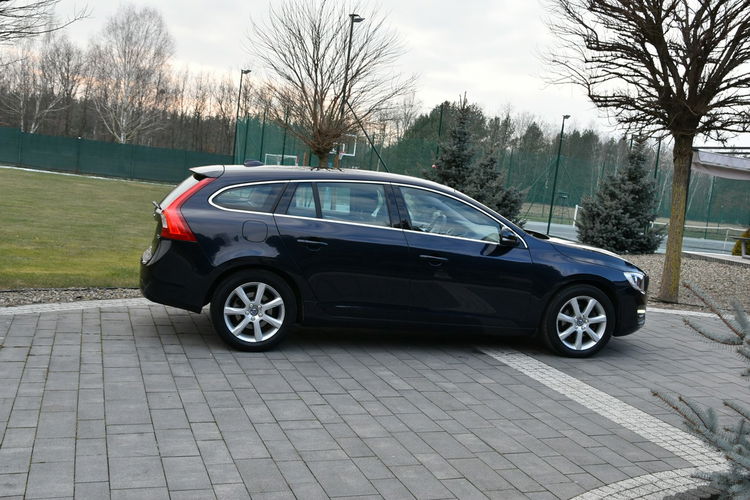 Volvo V60 D3 2.0 150KM Automat 2017r. LED NAVi Skóra Gwarancja BEZWYPADEK zdjęcie 7