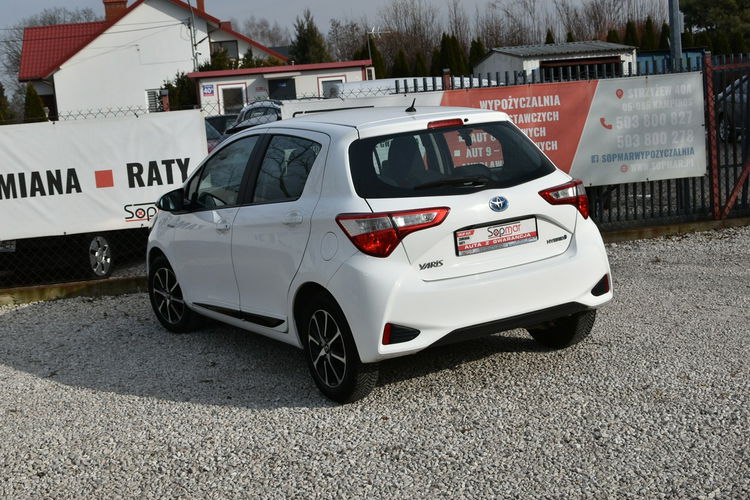 Toyota Yaris 1.5 HYBRID 75KM Automat 2018r. Polski SALON 27tkm Kamera Climatronic zdjęcie 19