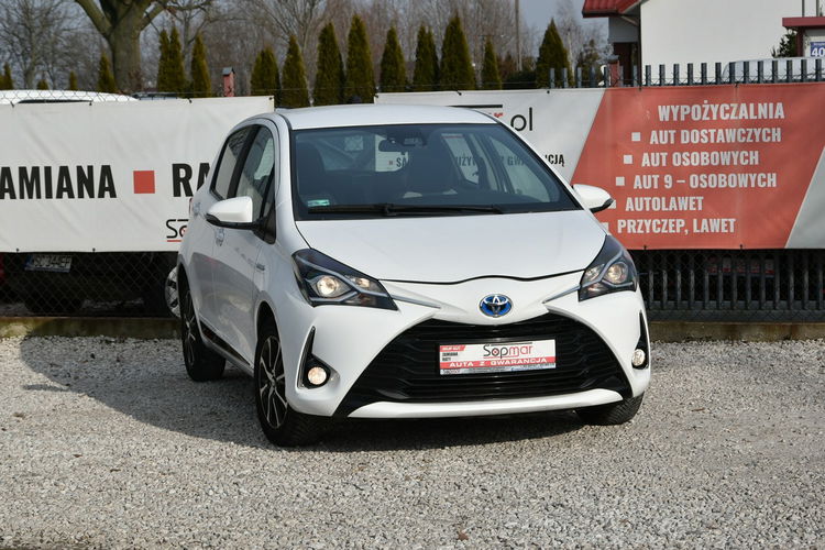 Toyota Yaris 1.5 HYBRID 75KM Automat 2018r. Polski SALON 27tkm Kamera Climatronic zdjęcie 7