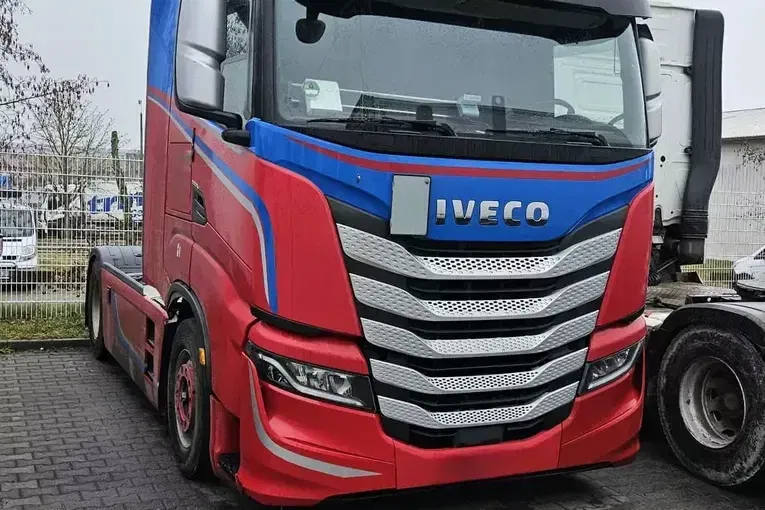 ciągnik siodłowy Iveco zdjęcie 1