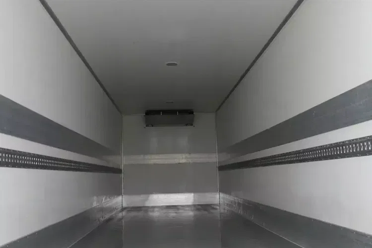 DAF CF 370 / 6x2 / CHŁODNIA 8.25 + WINDA / EURO 6 / 330 TYS KM / zdjęcie 12