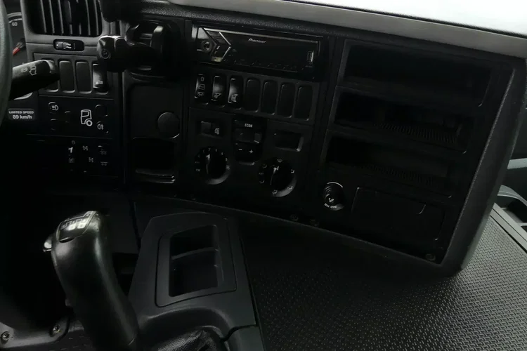 Scania P400 / 8x4 / WYWROTKA / HYDROBURTA / MANUAL / RETARDER / zdjęcie 30