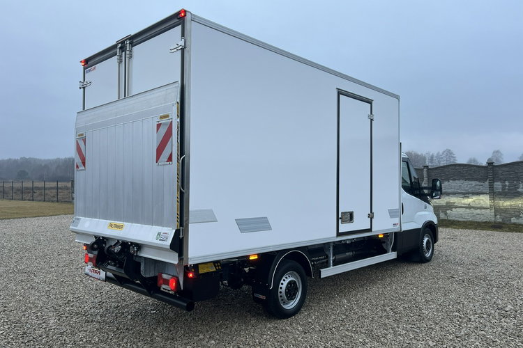 Iveco Daily 35S18 Winda - 750Kg Chłodnia Carrier -29 C/+20 C + (230V) 3.0/180KM zdjęcie 3