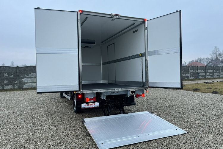 Iveco Daily 35S18 Winda - 750Kg Chłodnia Carrier -29 C/+20 C + (230V) 3.0/180KM zdjęcie 5