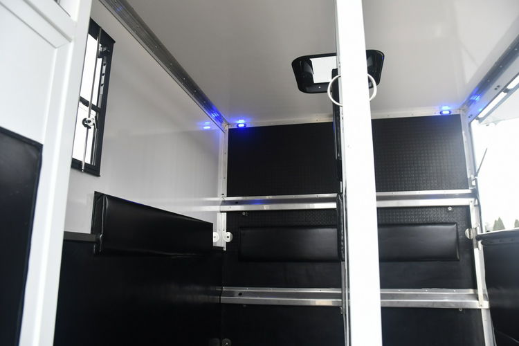 Renault Master Koniowóz 2.3dci Nowa Zabudowa Ogierowa. Kamery na Stanowiska zdjęcie 22