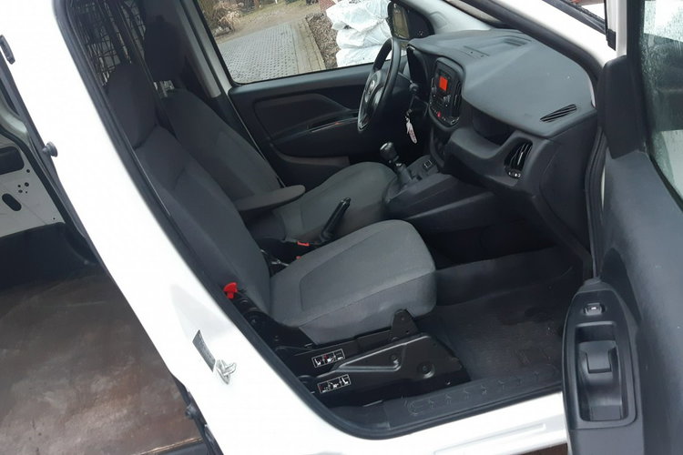Fiat Doblo zdjęcie 9