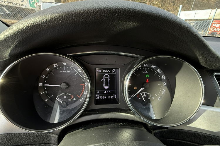 Skoda Superb 2.0tdi 170KM dsg ledy bi xenon Navi el.klapa bezwypadkowy serwis 1r.gw zdjęcie 15