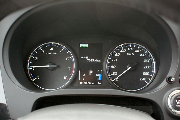 Mitsubishi Outlander SALON PL 4x4 7 osobowy Gwarancja 6mc zdjęcie 14