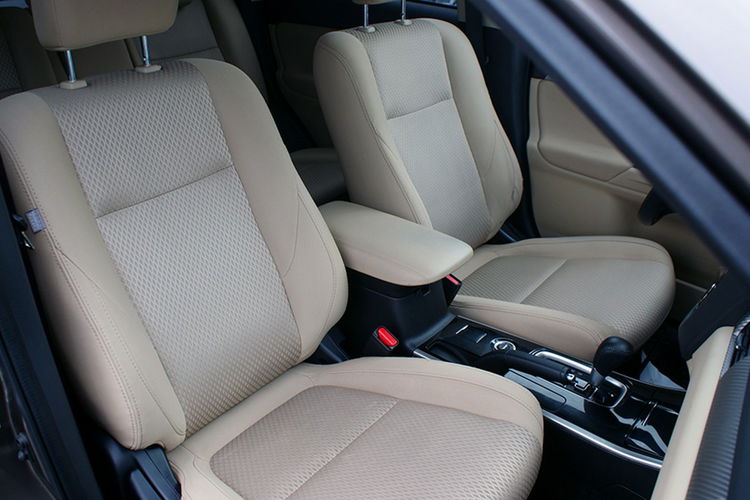 Mitsubishi Outlander SALON PL 4x4 7 osobowy Gwarancja 6mc zdjęcie 21