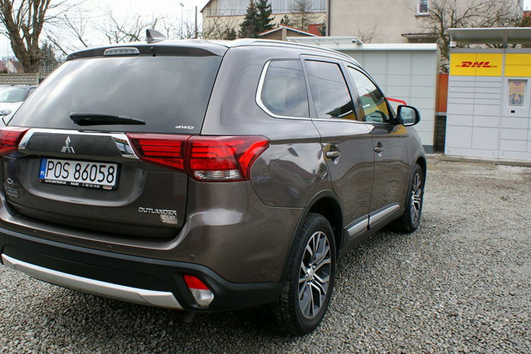 Mitsubishi Outlander SALON PL 4x4 7 osobowy Gwarancja 6mc zdjęcie 7