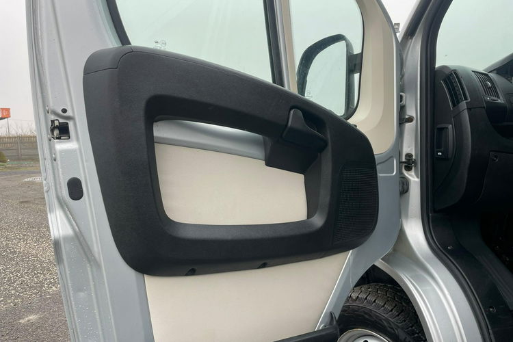Peugeot Boxer 2.0 130KM 2018 L2H2 Brygadówka 6osobowy Klimatyzacja Tempomat zdjęcie 14