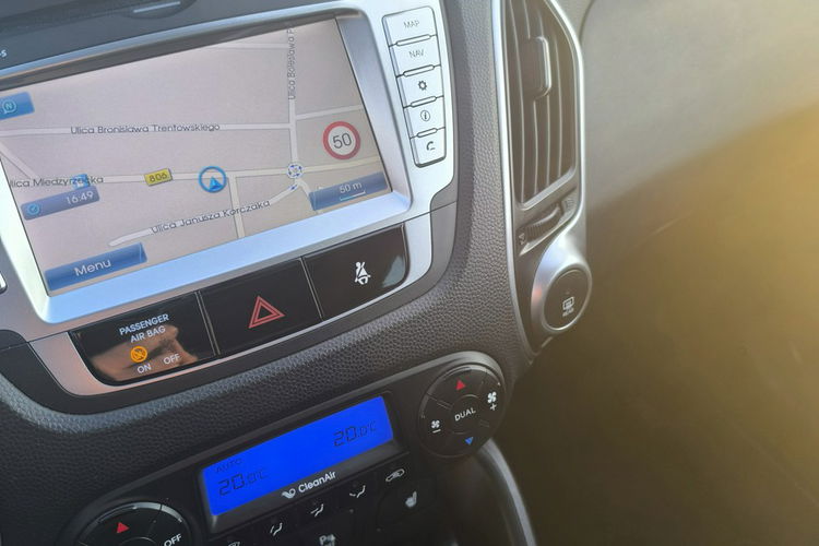Hyundai ix35 2.0 CRDi 136KM 4x4 Klimatronic Navi Skóra Kamera zdjęcie 12